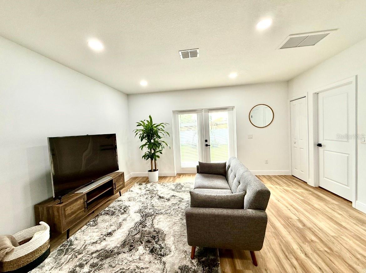 8108 N GREENWOOD AVE — photo 8