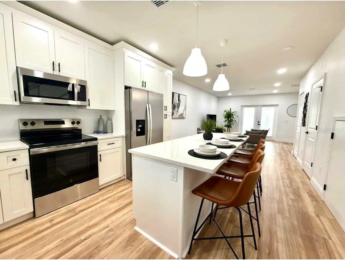 8108 N GREENWOOD AVE — photo 4