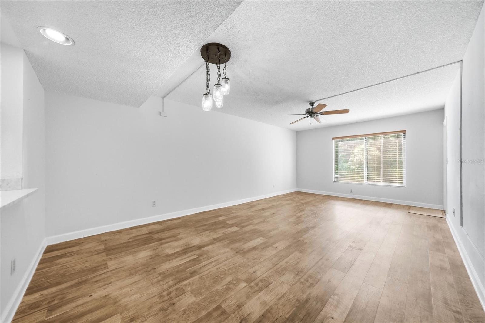 13604 S VILLAGE DR #2210 — photo 4