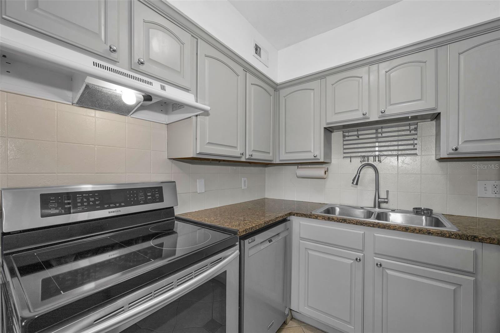 6100 GULFPORT BLVD S #405 — photo 14