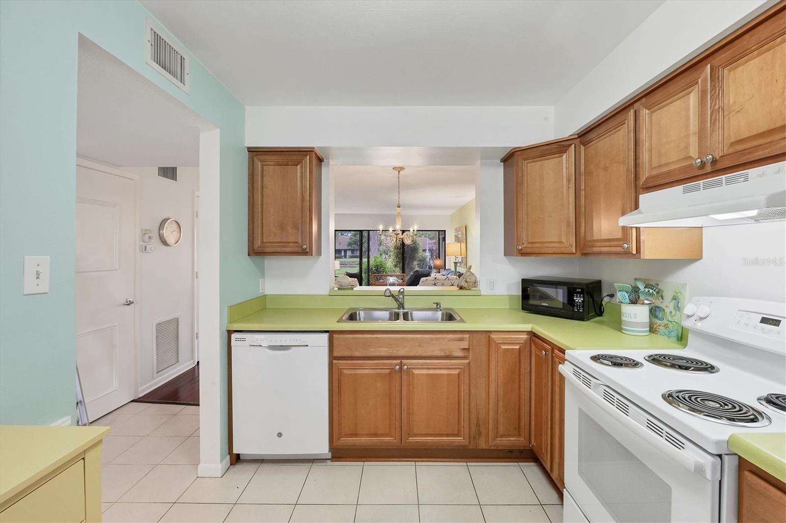 5216 LAKE VILLAGE DR #71 — photo 26