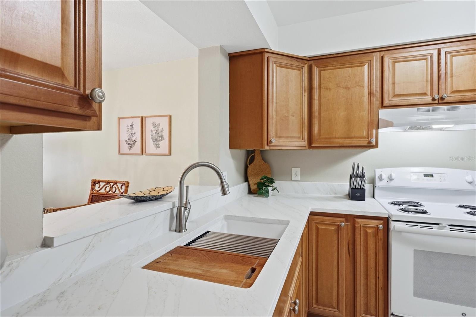 5216 LAKE VILLAGE DR #71 — photo 22