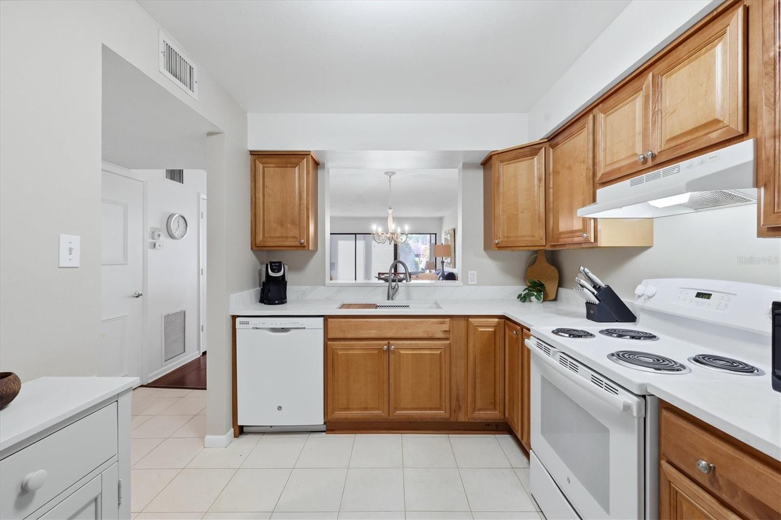 5216 LAKE VILLAGE DR #71 — photo 27