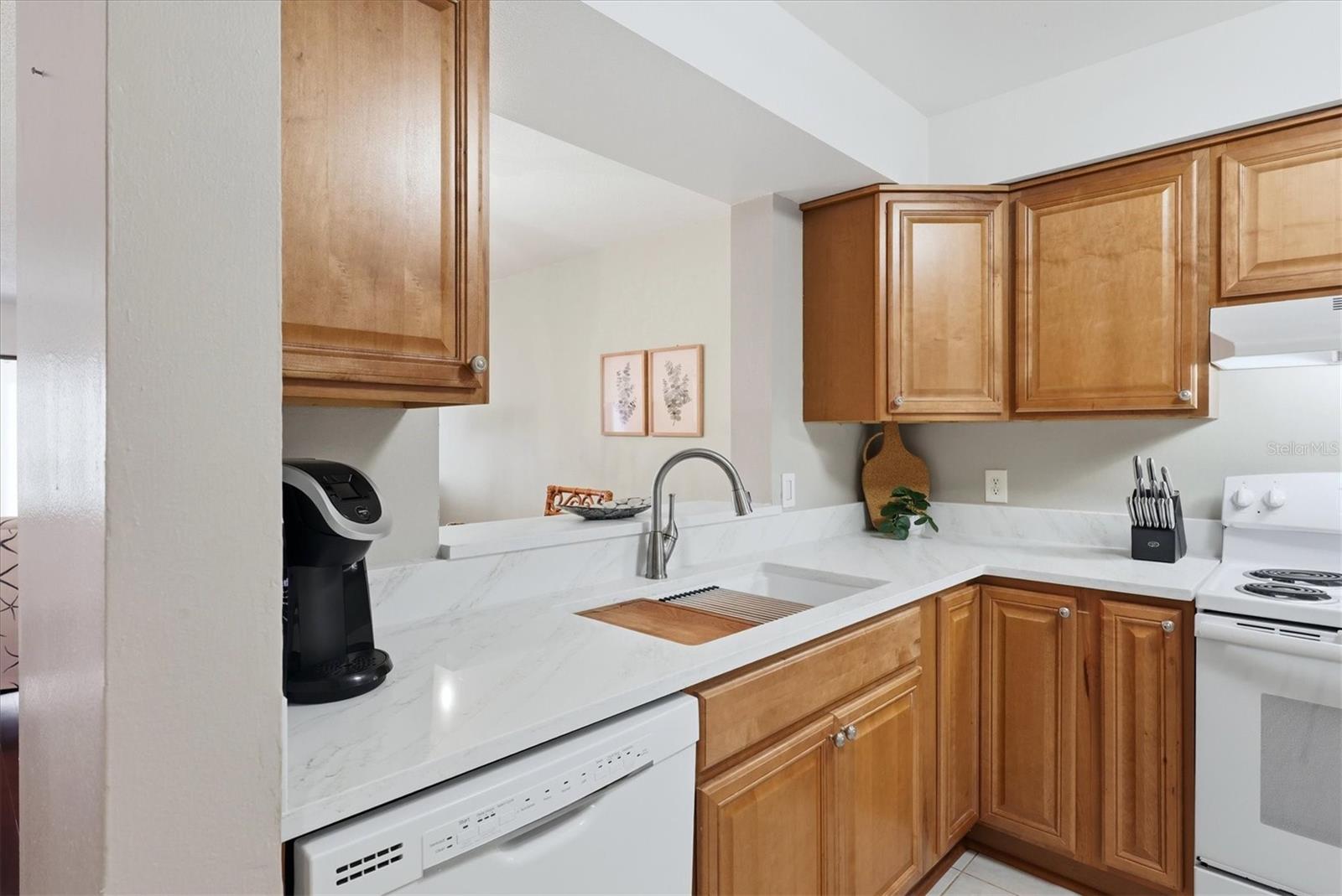 5216 LAKE VILLAGE DR #71 — photo 23