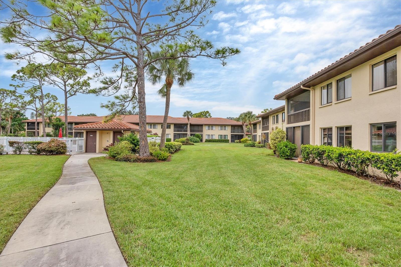 5216 LAKE VILLAGE DR #71 — photo 46