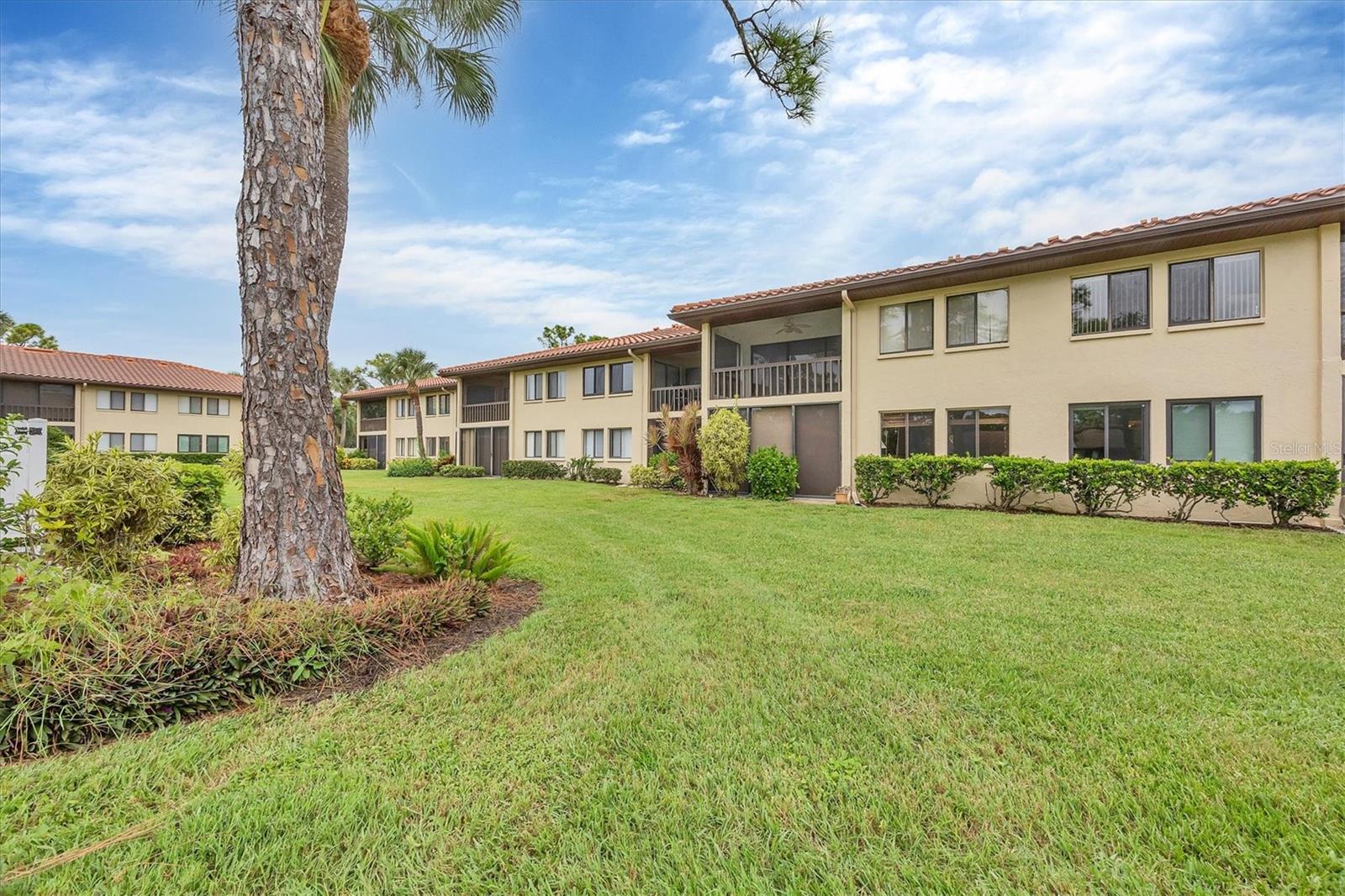 5216 LAKE VILLAGE DR #71 — photo 45