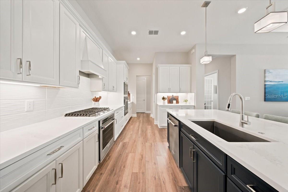 10708 SARATOGA PL — photo 22