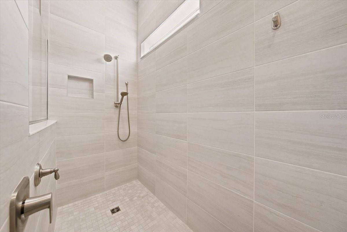 10708 SARATOGA PL — photo 38