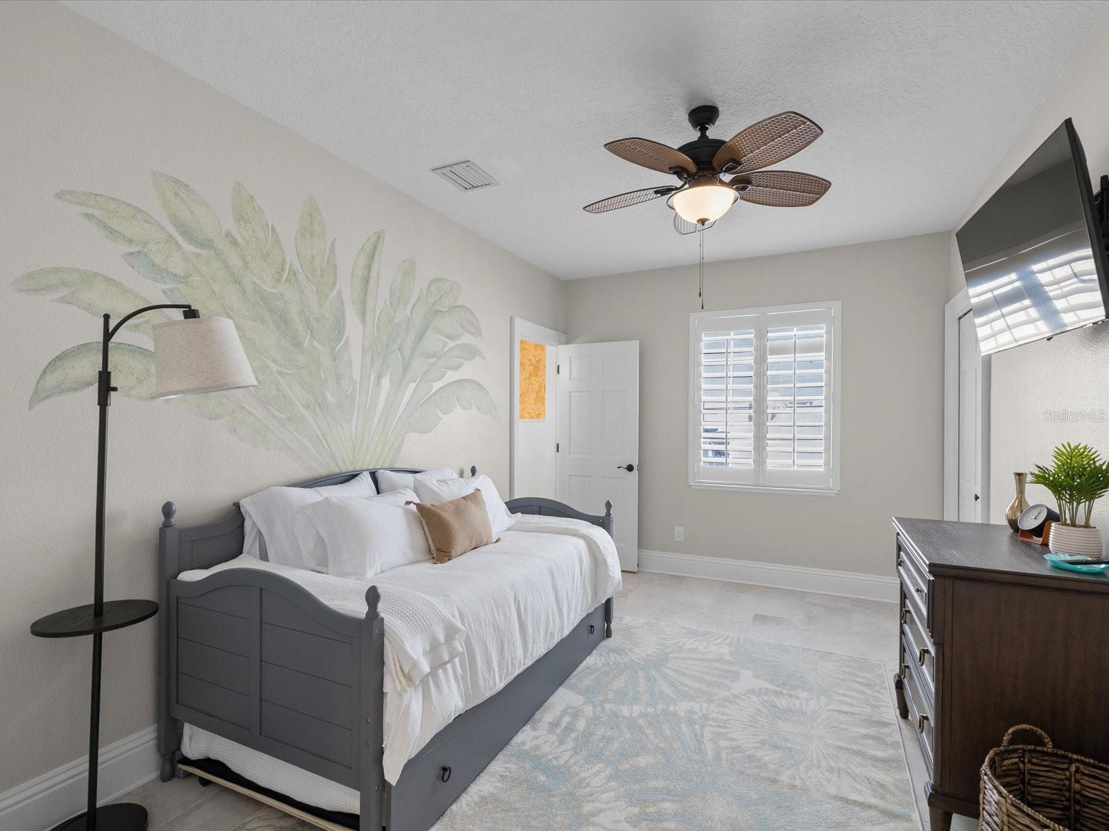 1828 VENETIAN POINT DR — photo 36