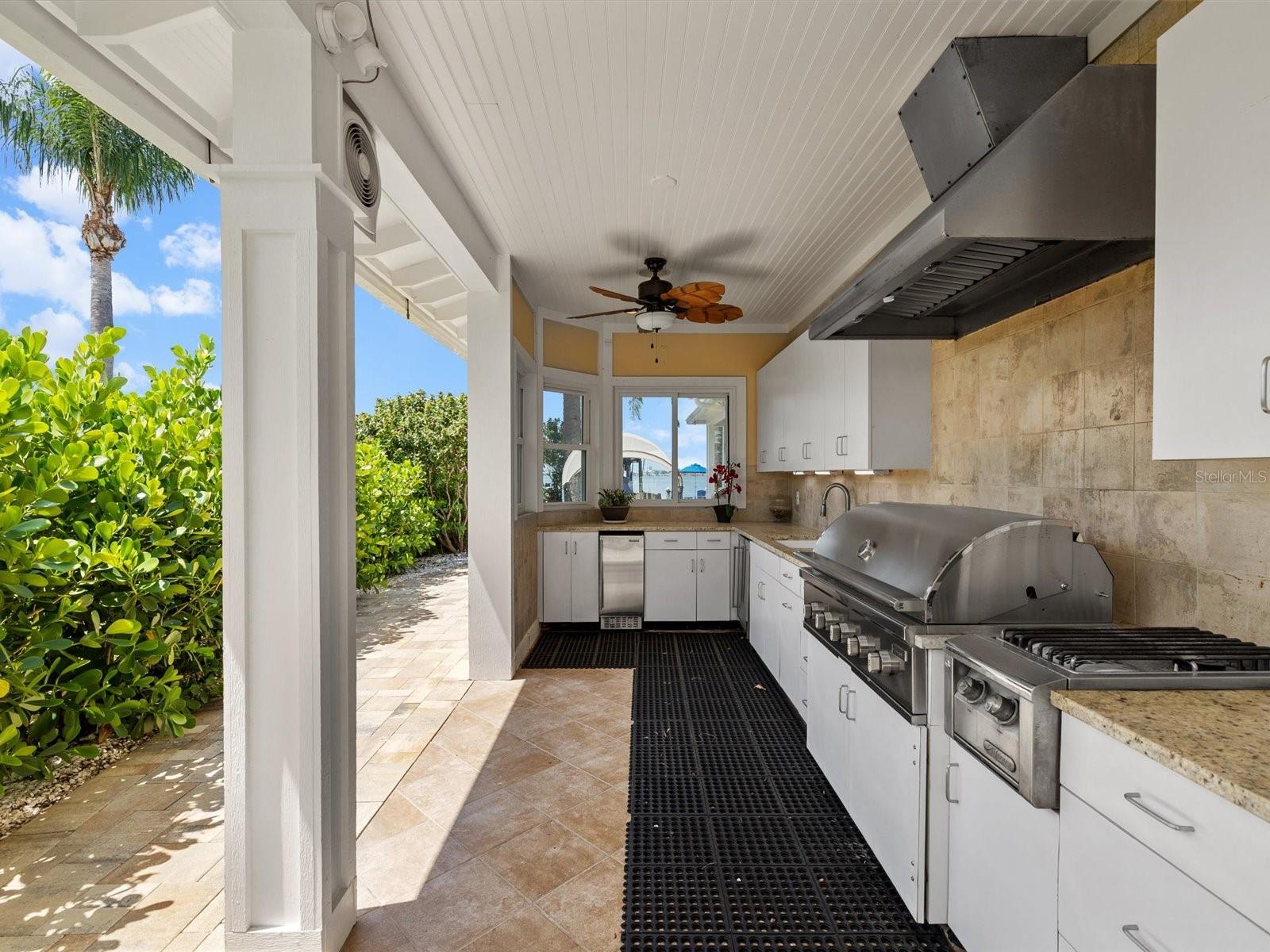 1828 VENETIAN POINT DR — photo 12