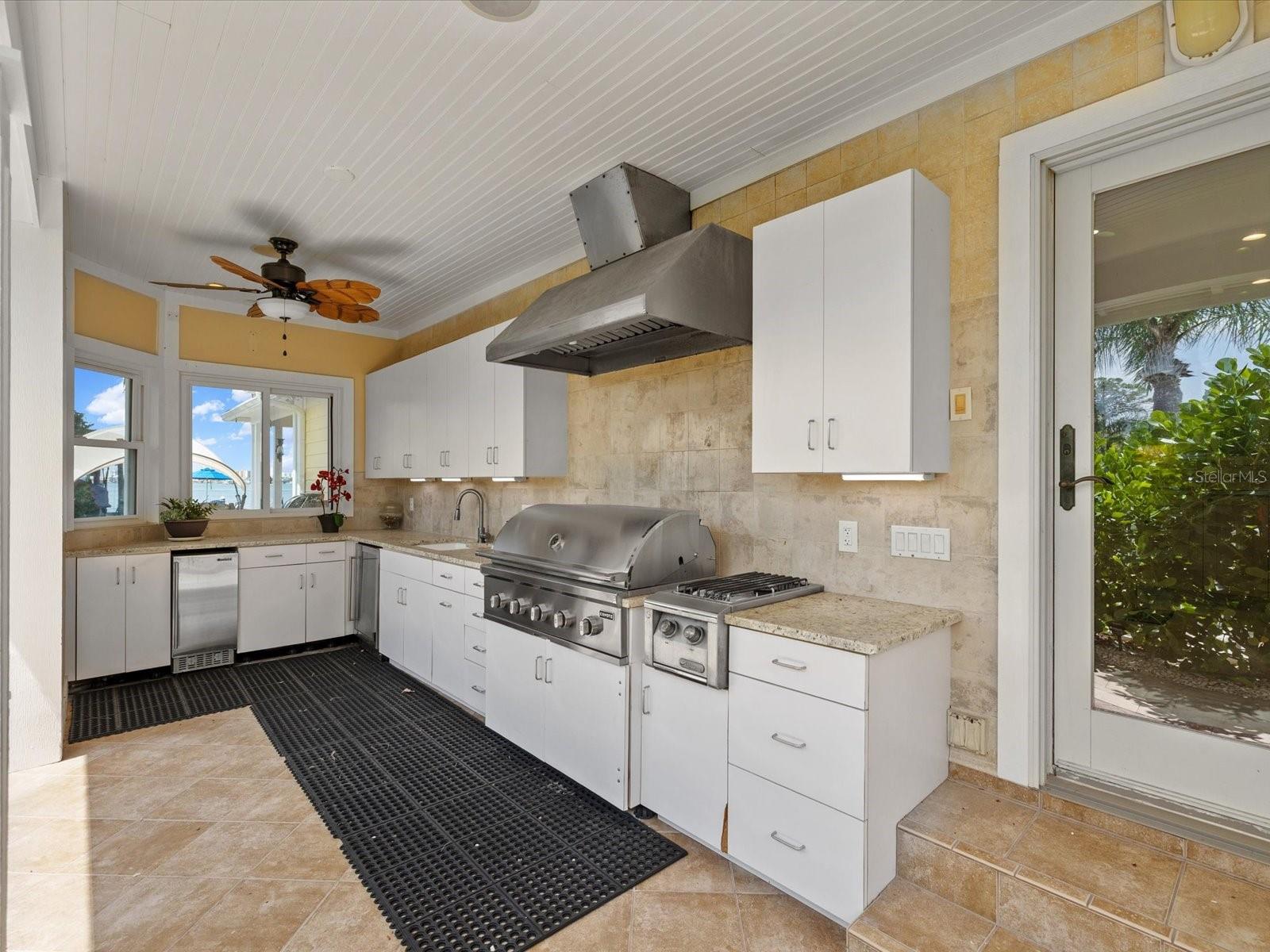1828 VENETIAN POINT DR — photo 13