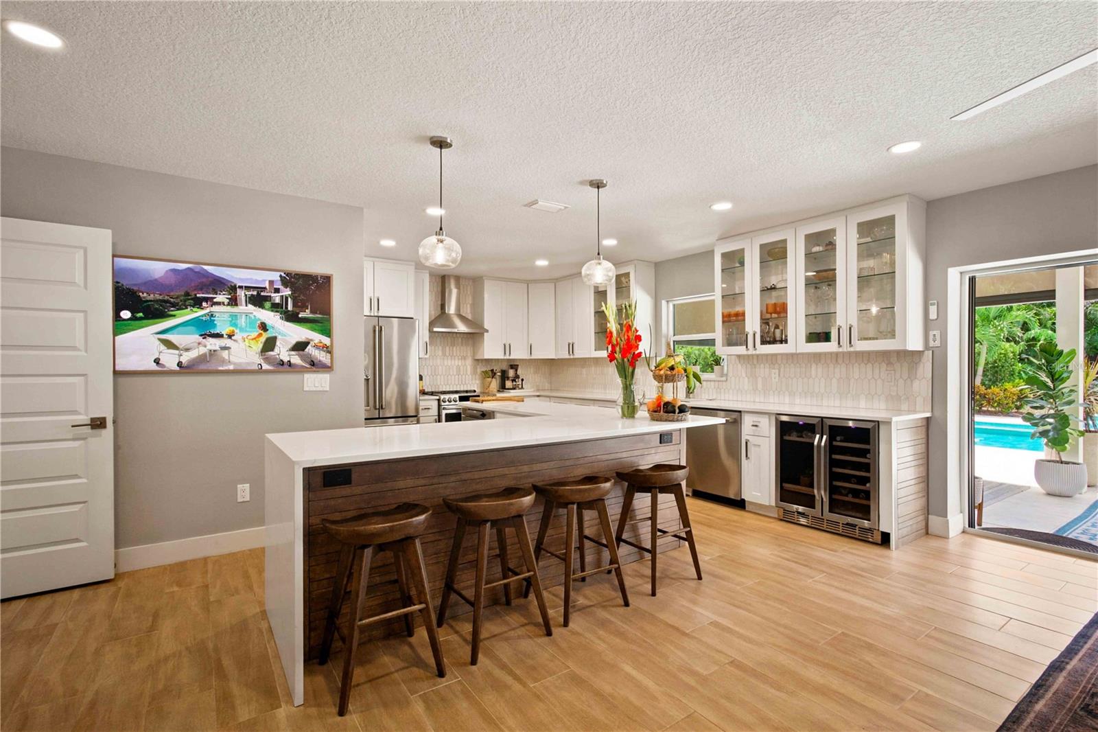 2410 SIESTA DR — photo 10