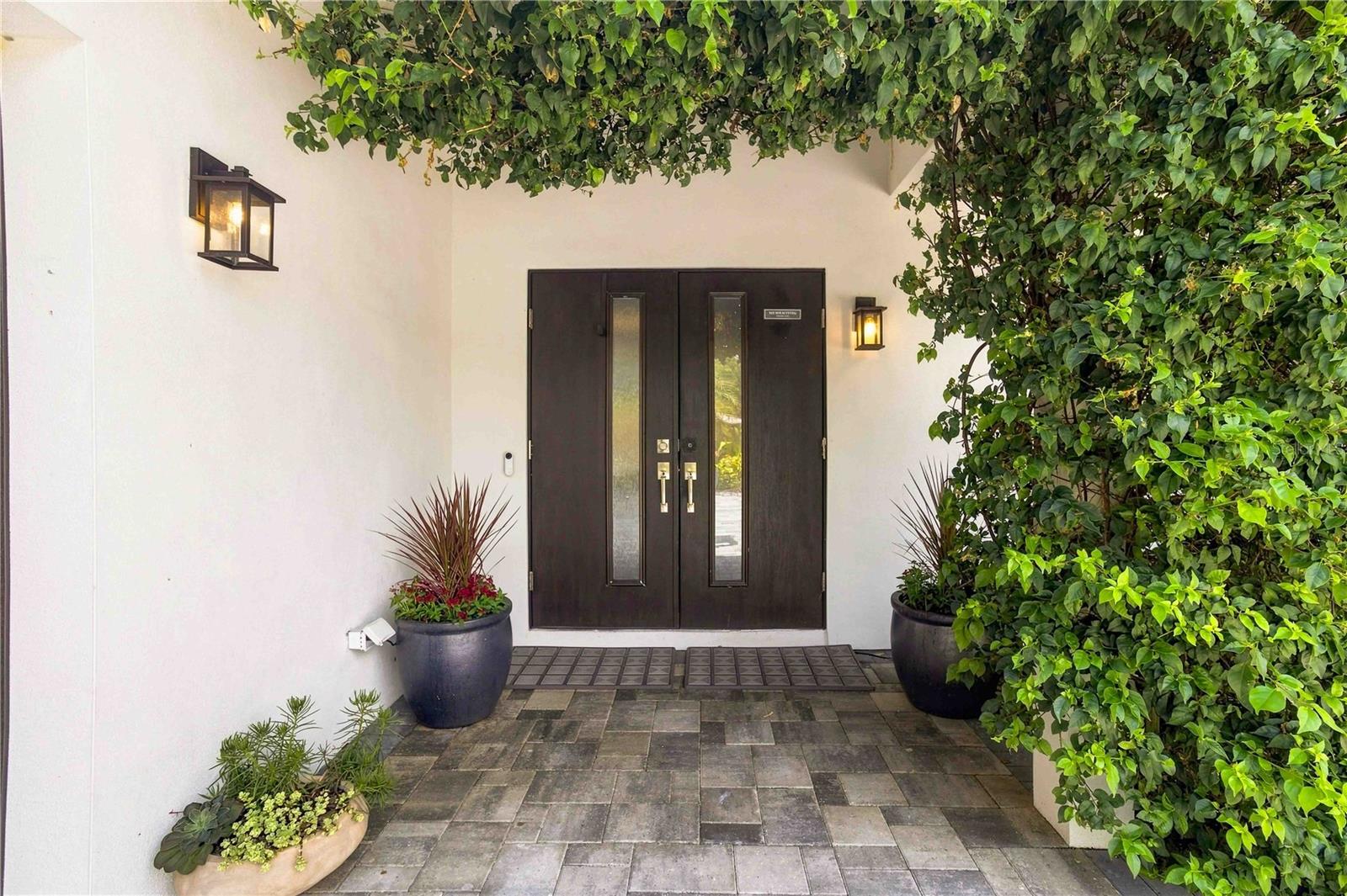 2410 SIESTA DR — photo 2