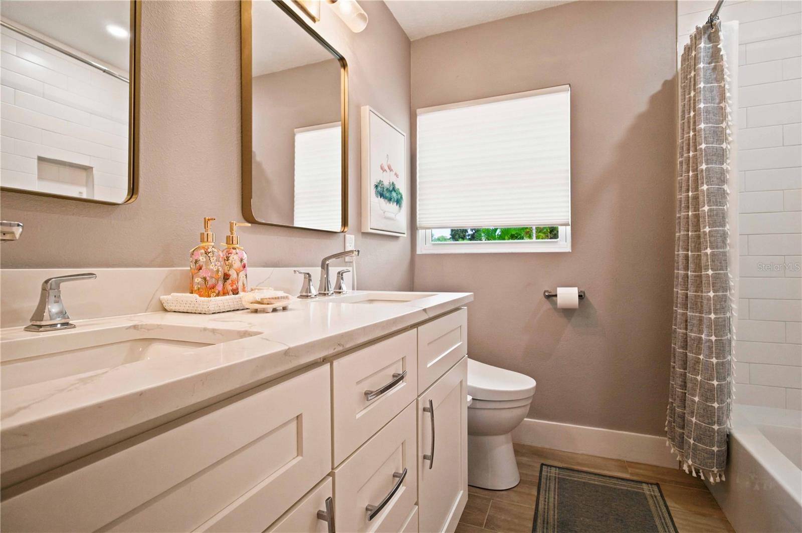 2410 SIESTA DR — photo 23