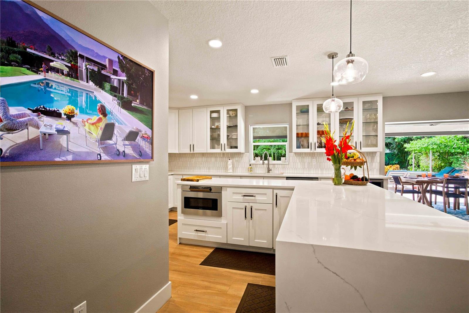2410 SIESTA DR — photo 11