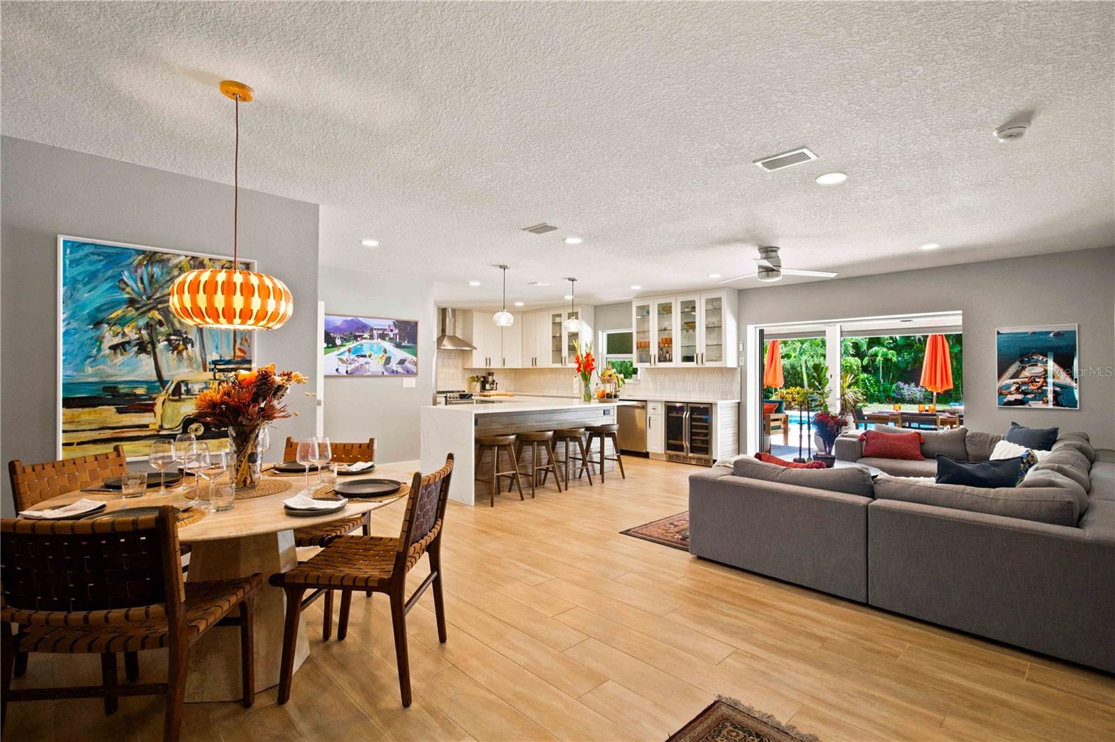 2410 SIESTA DR — photo 4