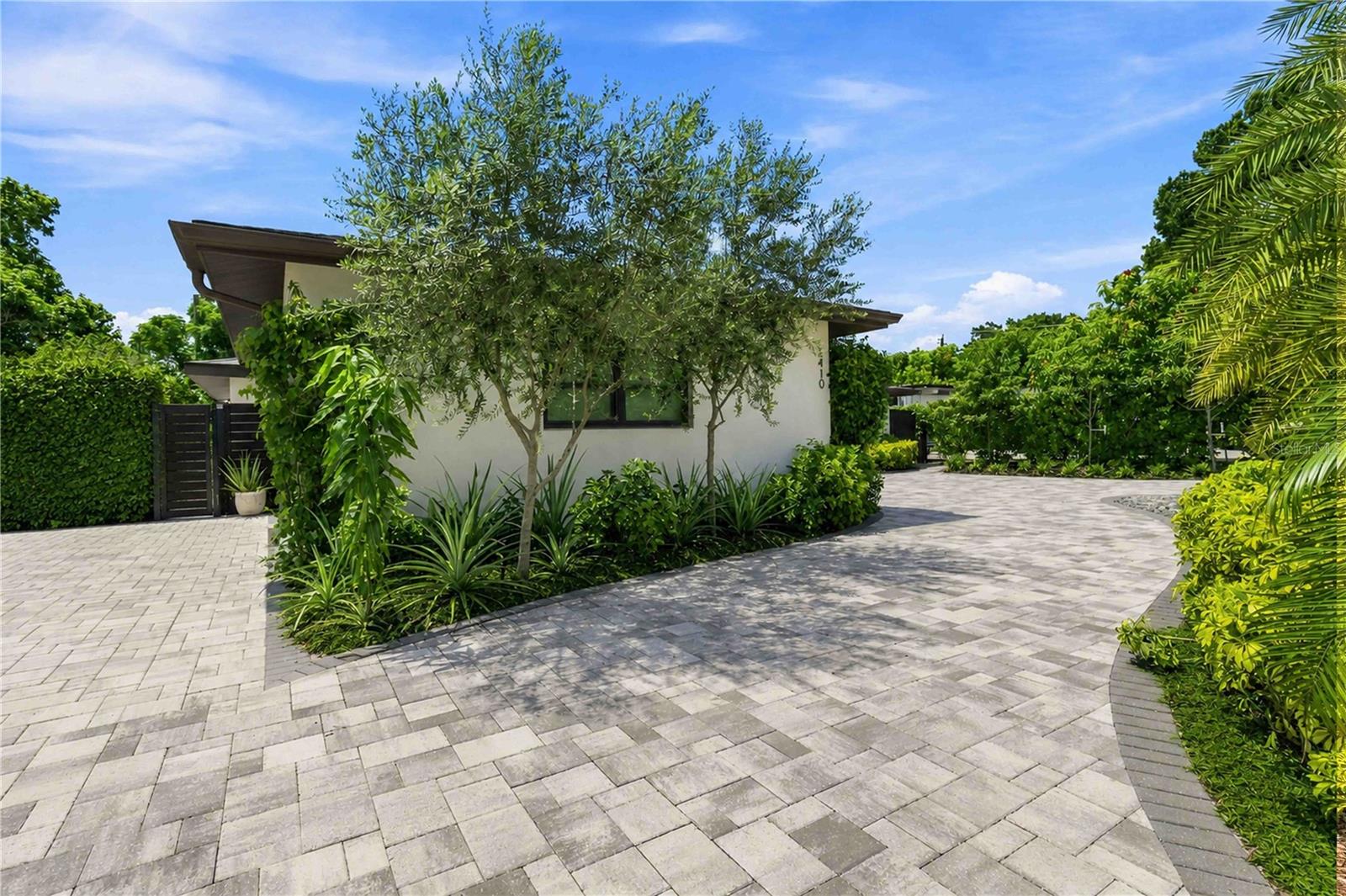 2410 SIESTA DR — photo 43