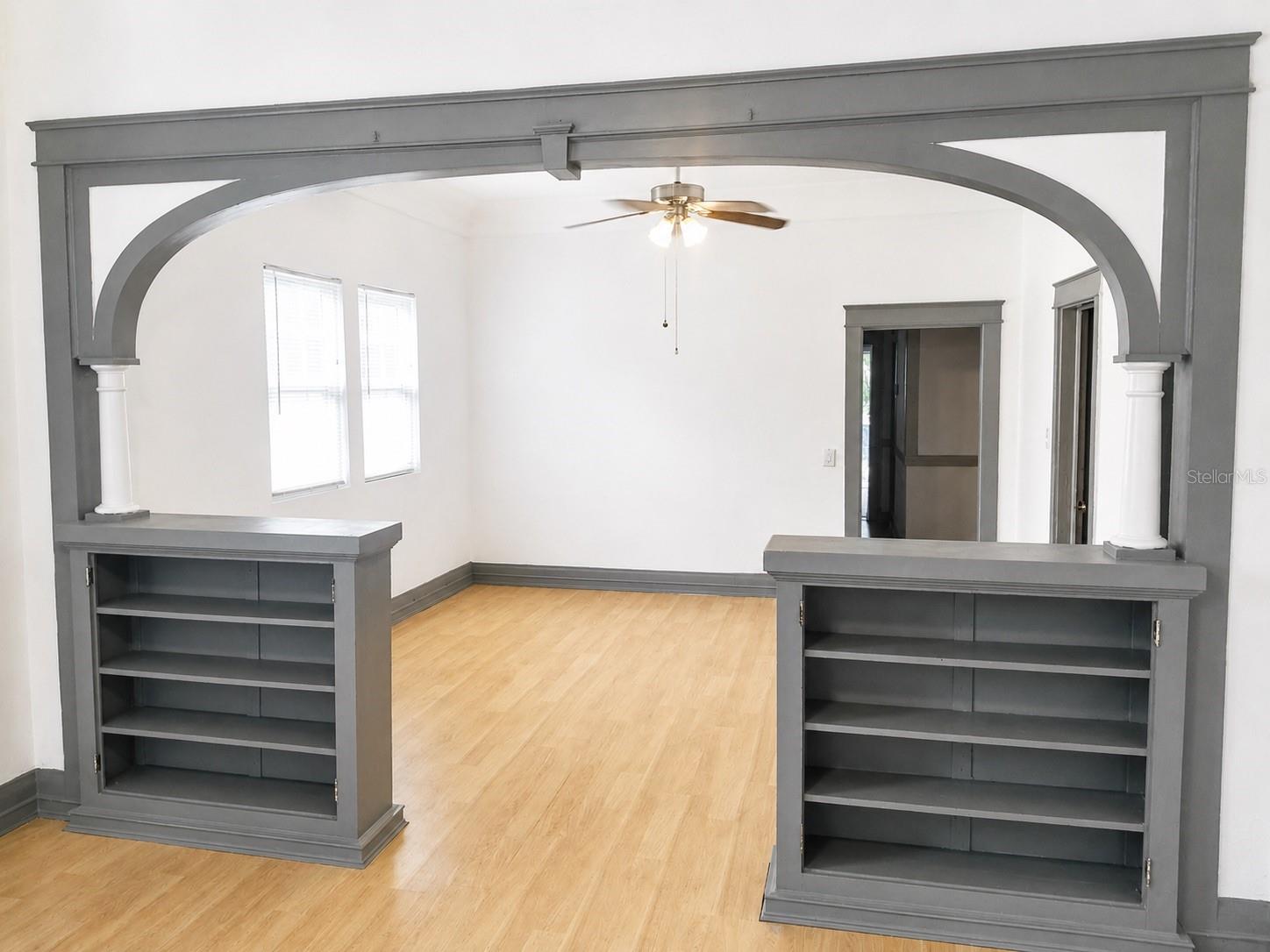 2107 W CHESTNUT ST — photo 17
