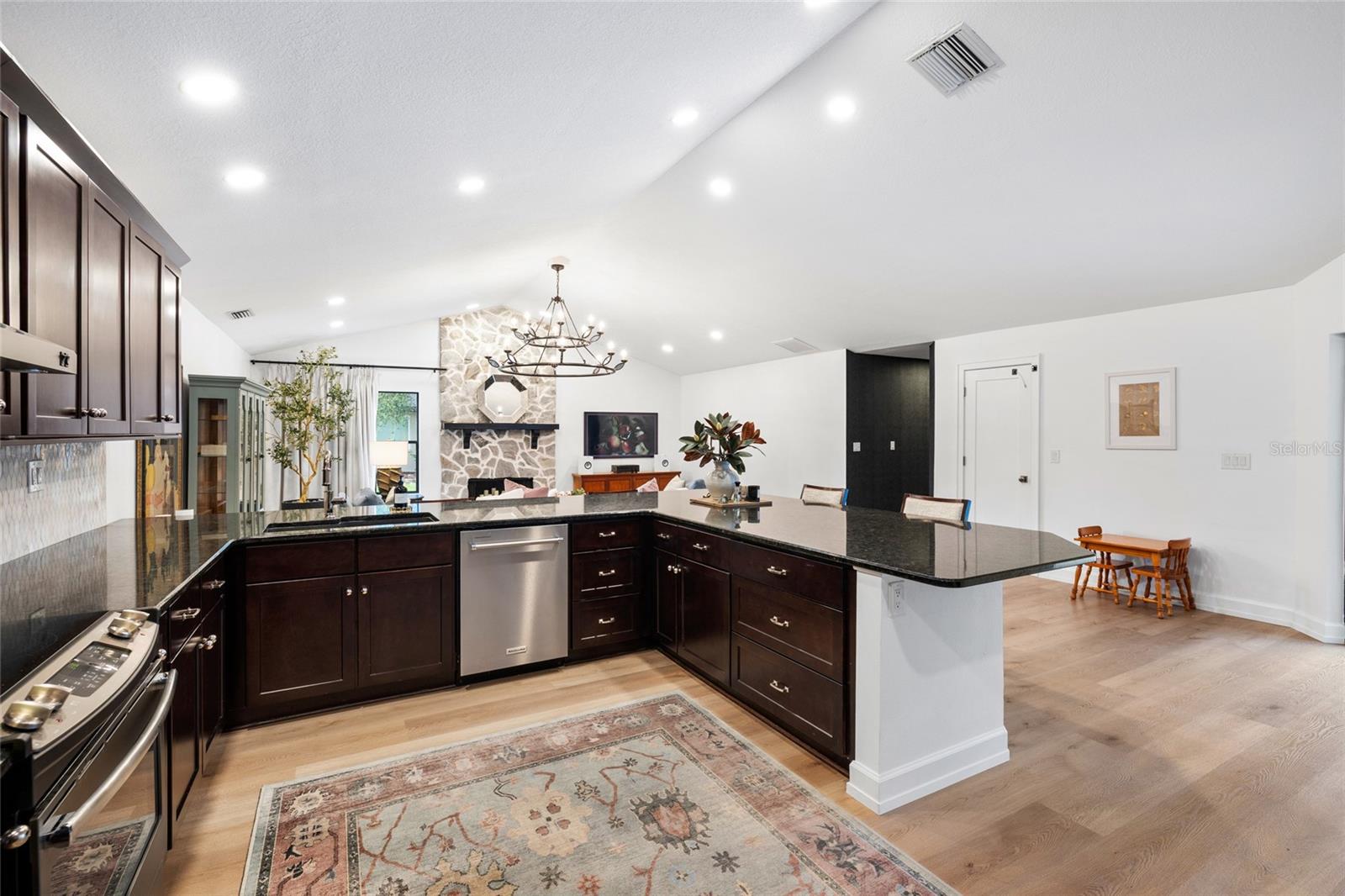 18243 CLEAR LAKE DR — photo 10