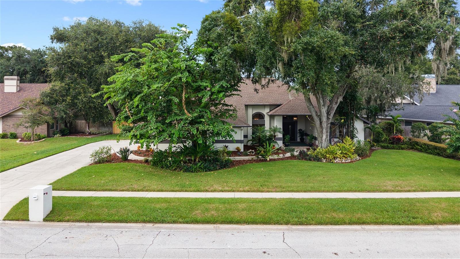 18243 CLEAR LAKE DR — photo 48