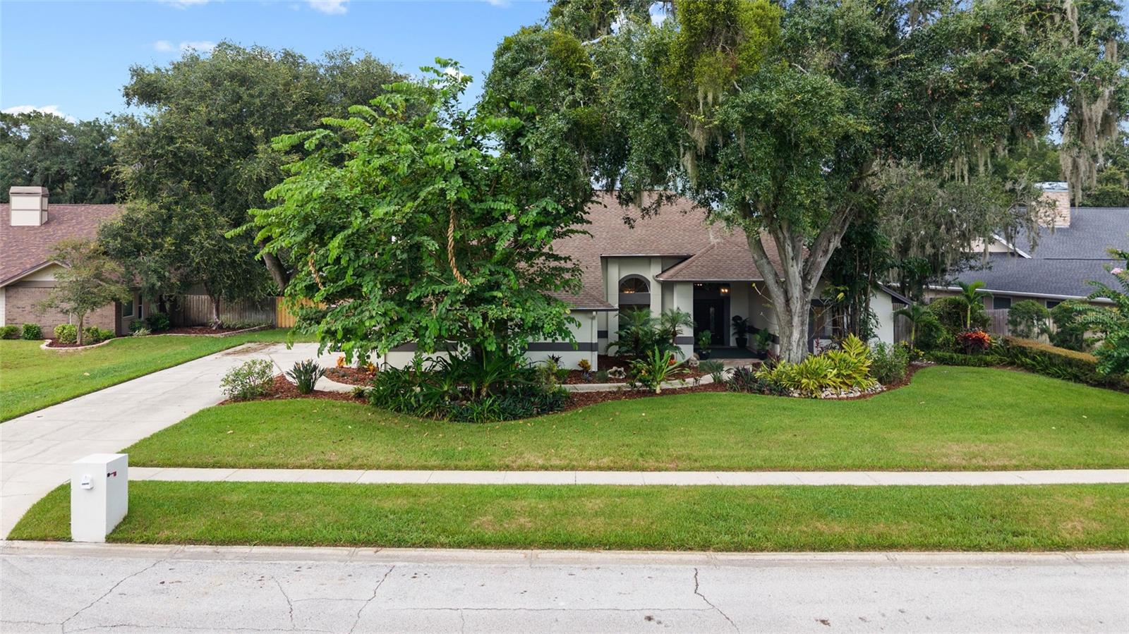 18243 CLEAR LAKE DR — photo 49