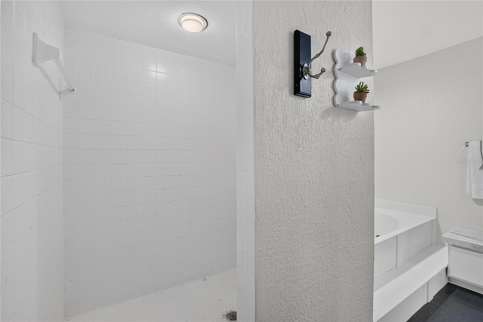 2814 HAMMOCK DR — photo 33