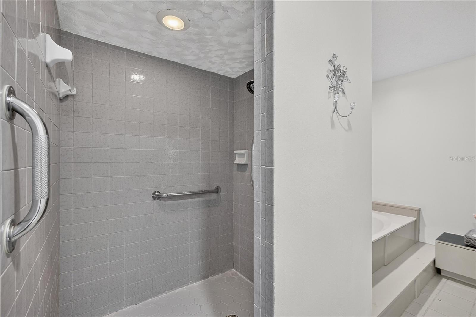 2814 HAMMOCK DR — photo 41