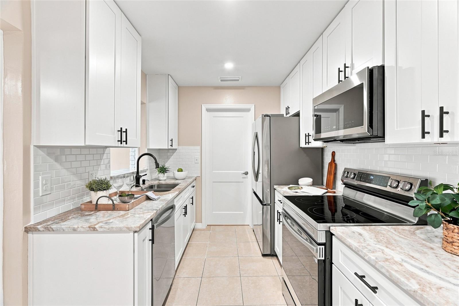 10926 TEMPLE AVE — photo 10