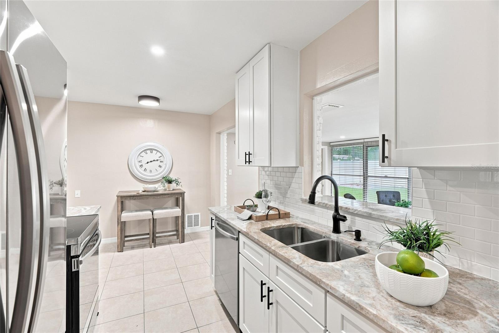 10926 TEMPLE AVE — photo 11