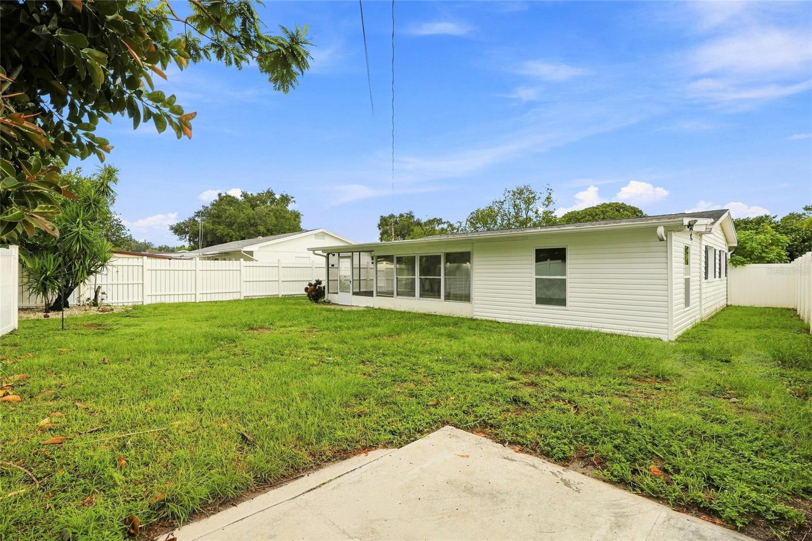 10926 TEMPLE AVE — photo 32