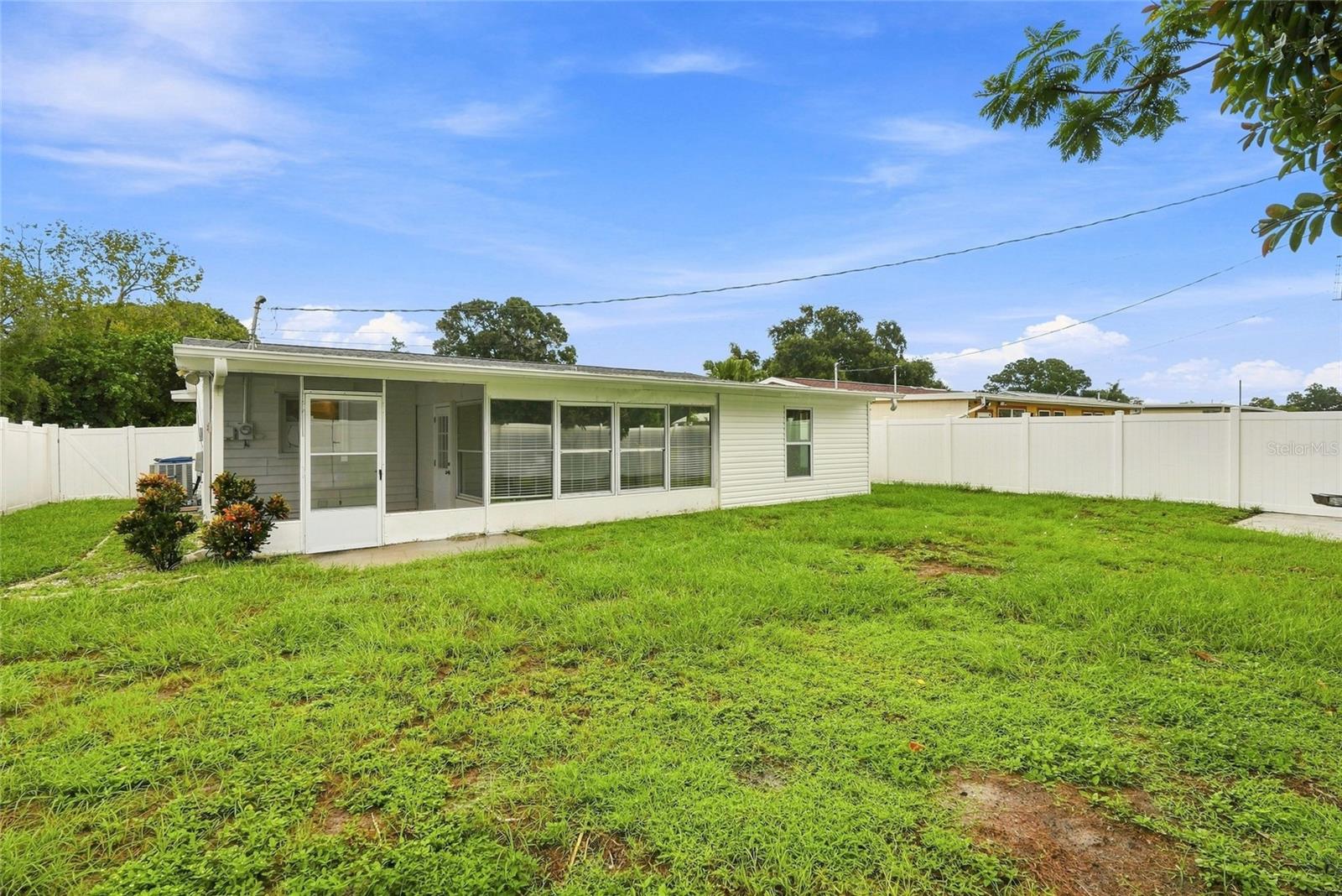 10926 TEMPLE AVE — photo 31