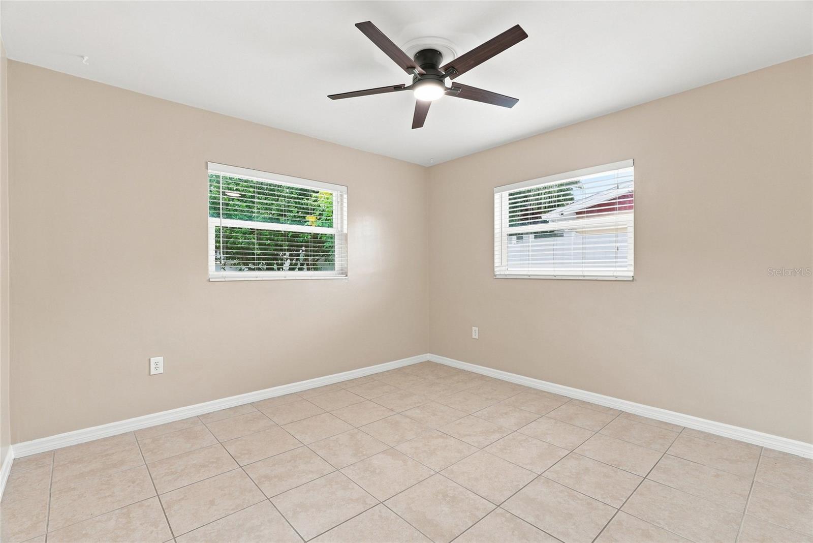 10926 TEMPLE AVE — photo 24