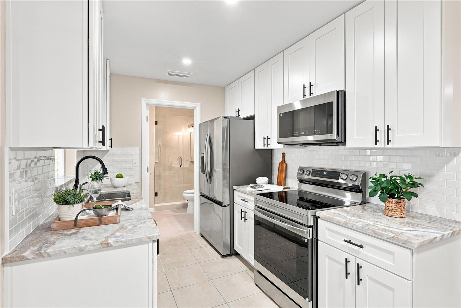 10926 TEMPLE AVE — photo 9