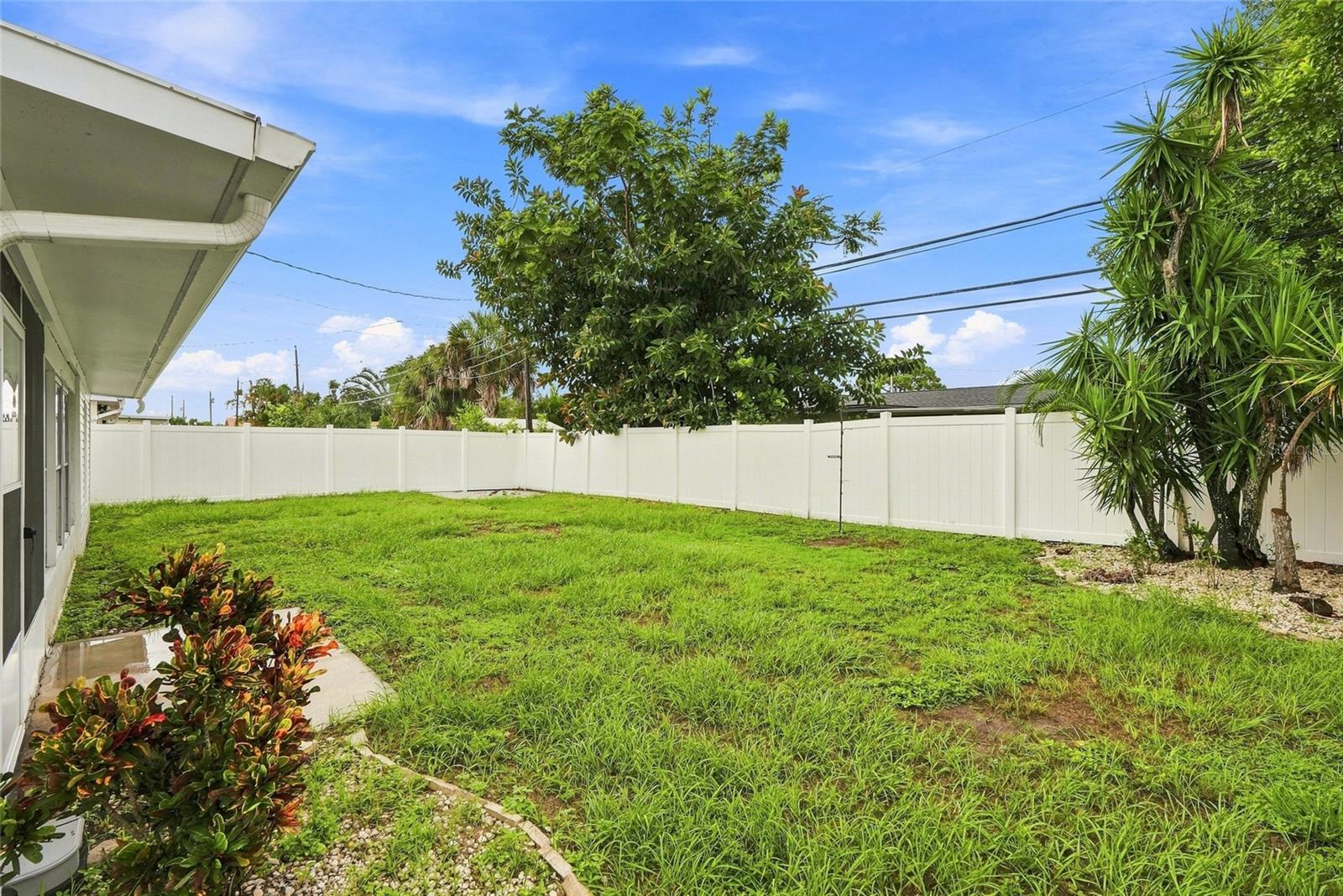 10926 TEMPLE AVE — photo 30
