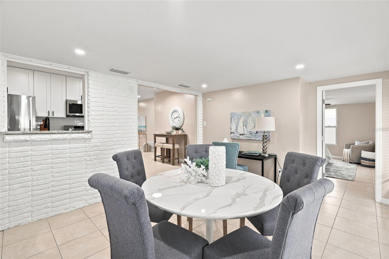 10926 TEMPLE AVE — photo 15