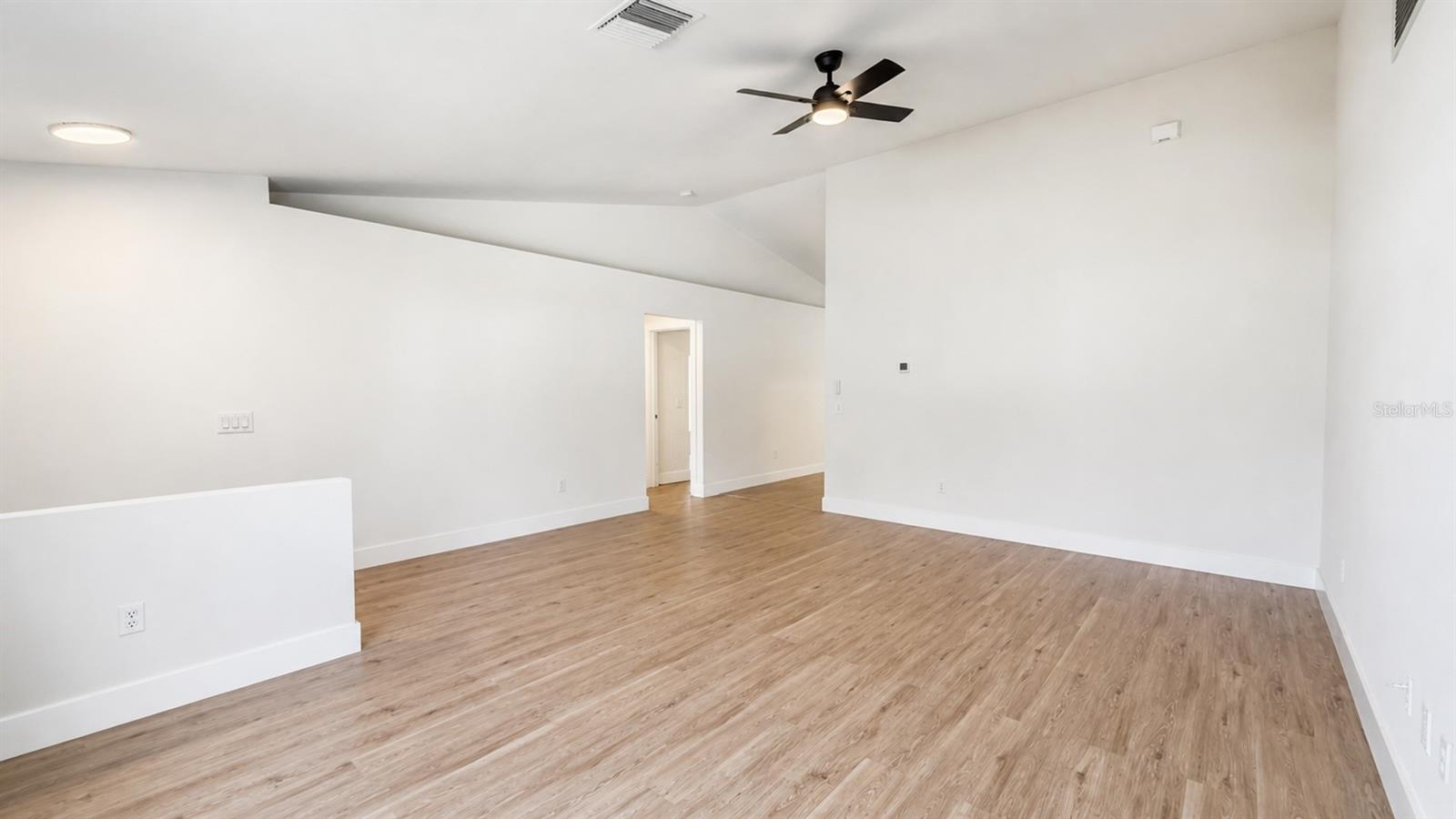 1212 IMPALA ST — photo 3