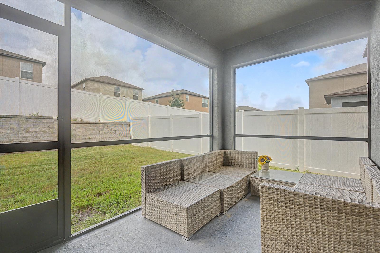 6357 BEVERLY HILLS DR — photo 10