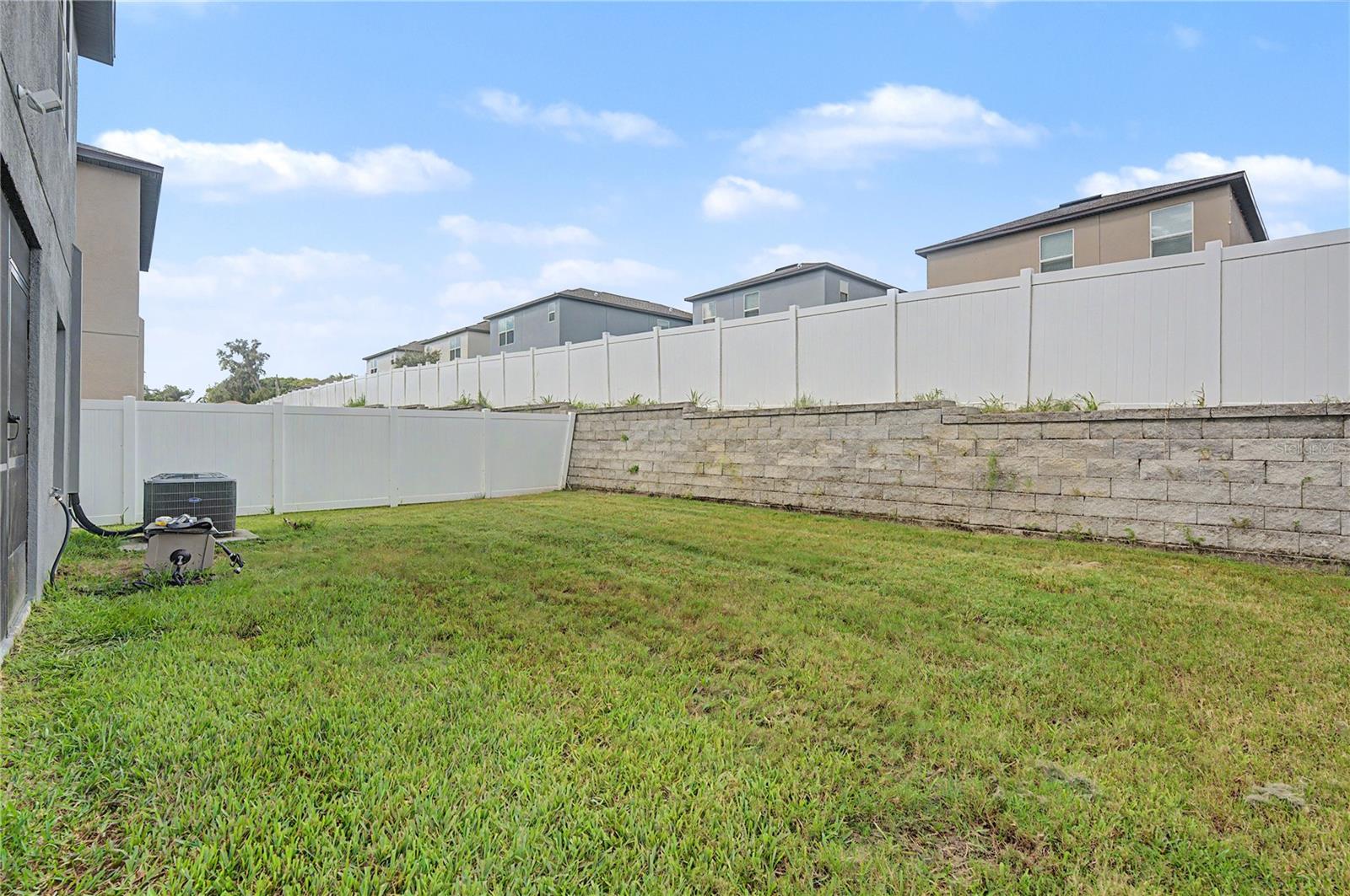 6357 BEVERLY HILLS DR — photo 5