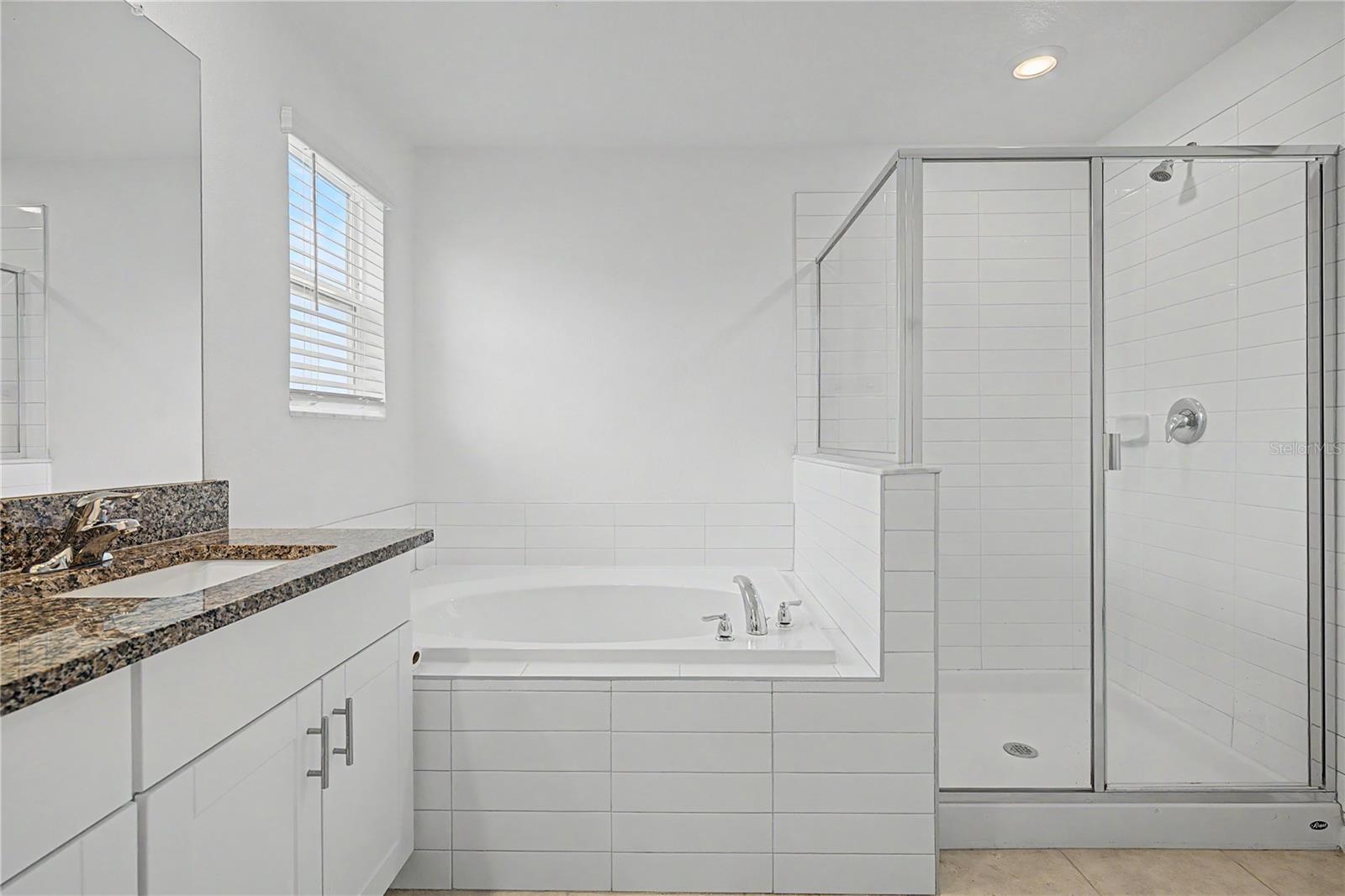 6357 BEVERLY HILLS DR — photo 34