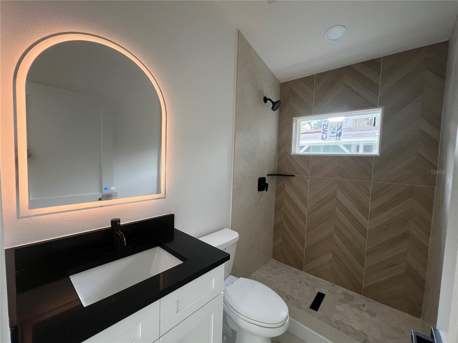 8915 N WILLOW AVE — photo 31