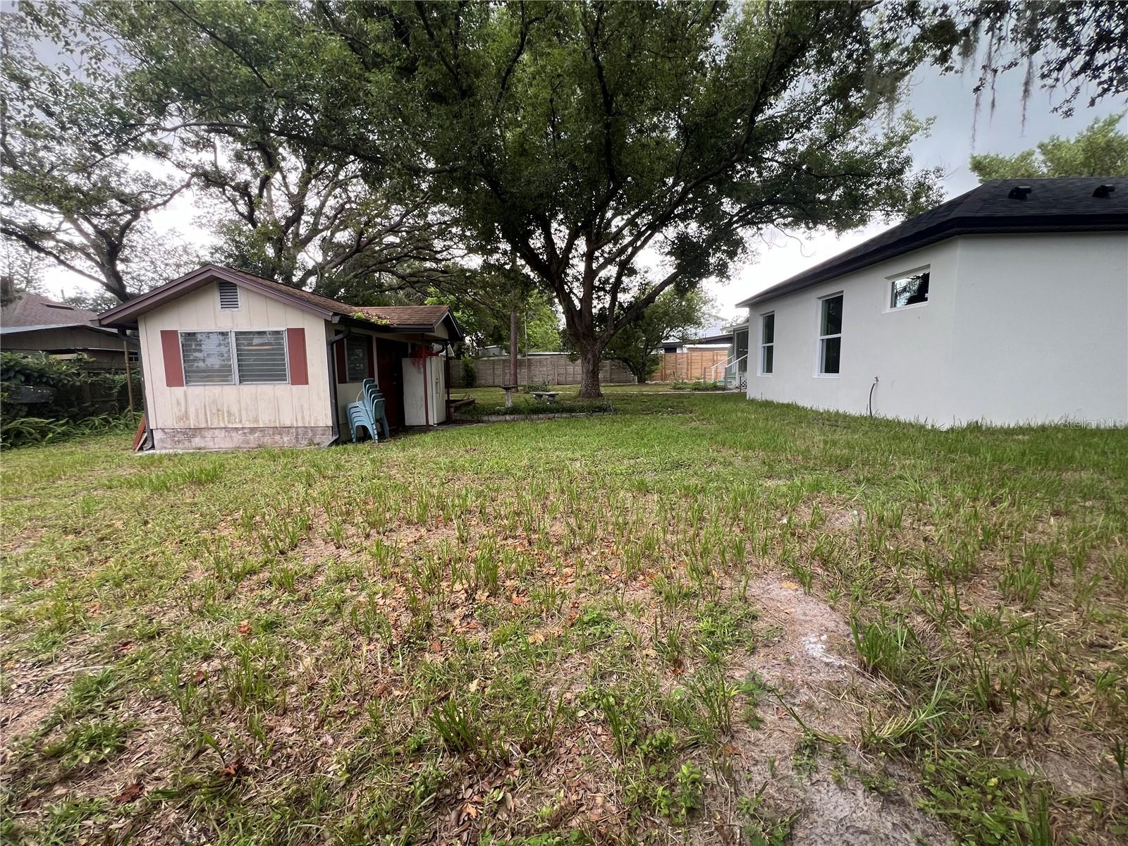 8915 N WILLOW AVE — photo 42