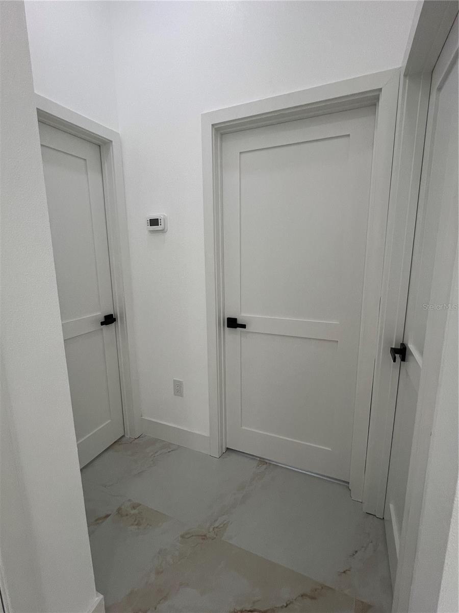 8915 N WILLOW AVE — photo 21