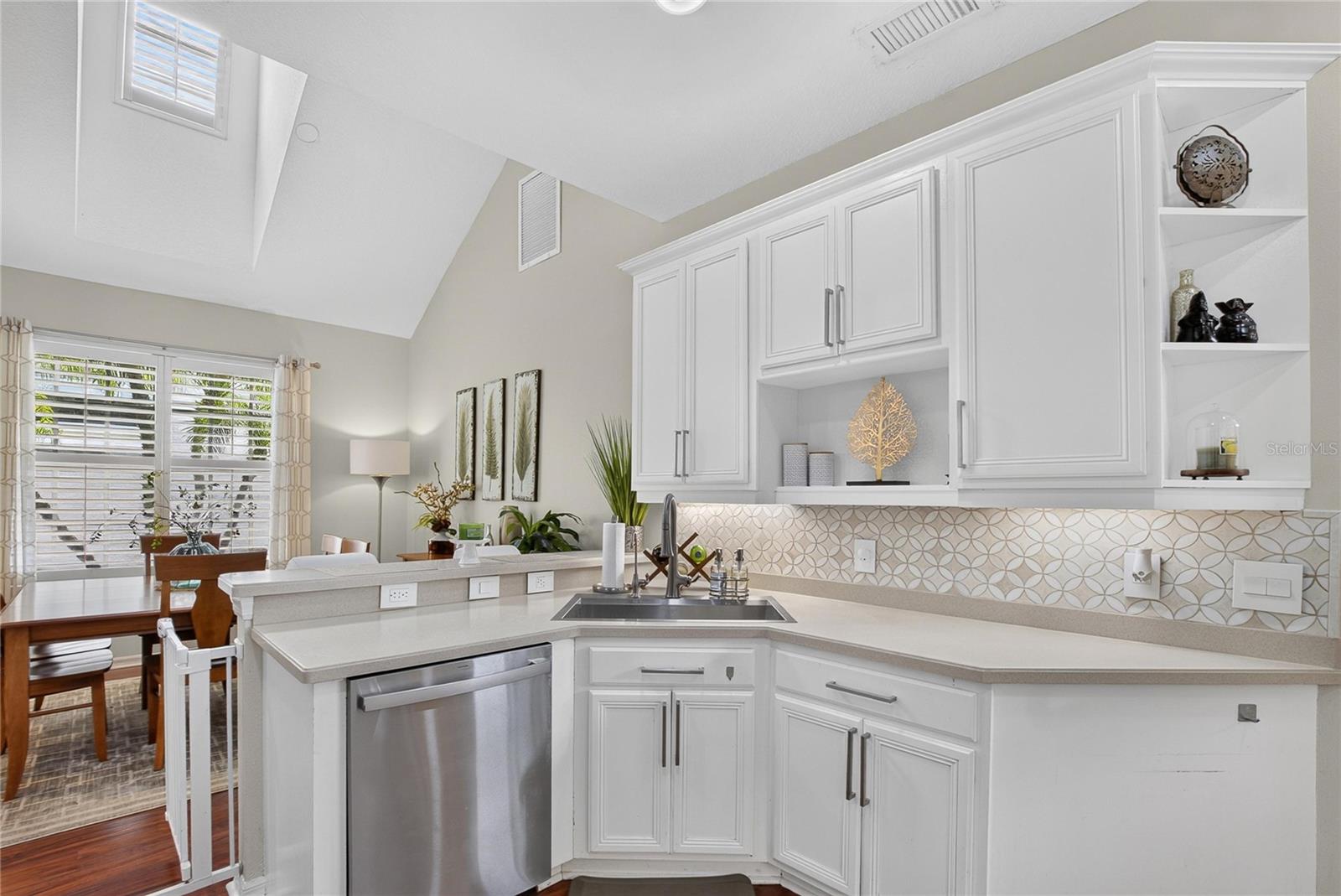 10807 SIERRA VISTA PL — photo 11