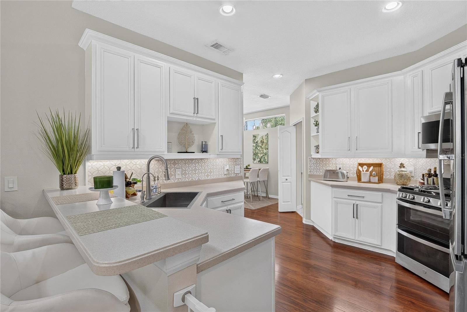 10807 SIERRA VISTA PL — photo 12