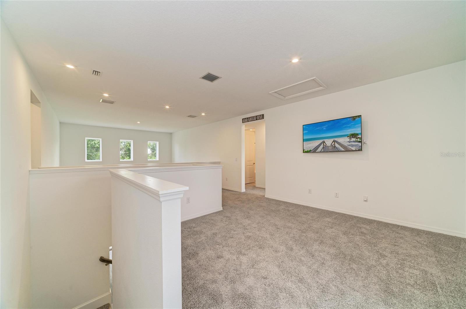 6332 LAURELCREST GLN — photo 34