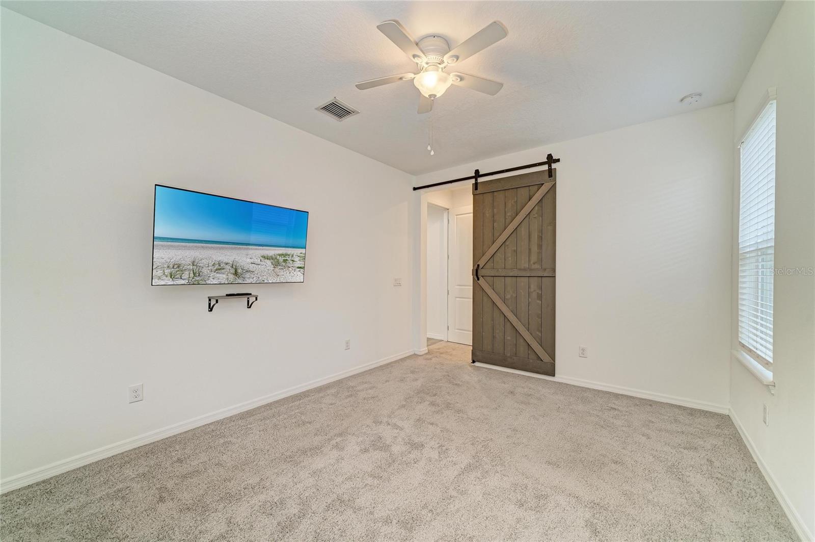 6332 LAURELCREST GLN — photo 28