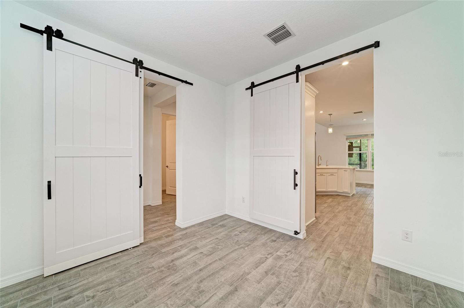6332 LAURELCREST GLN — photo 10
