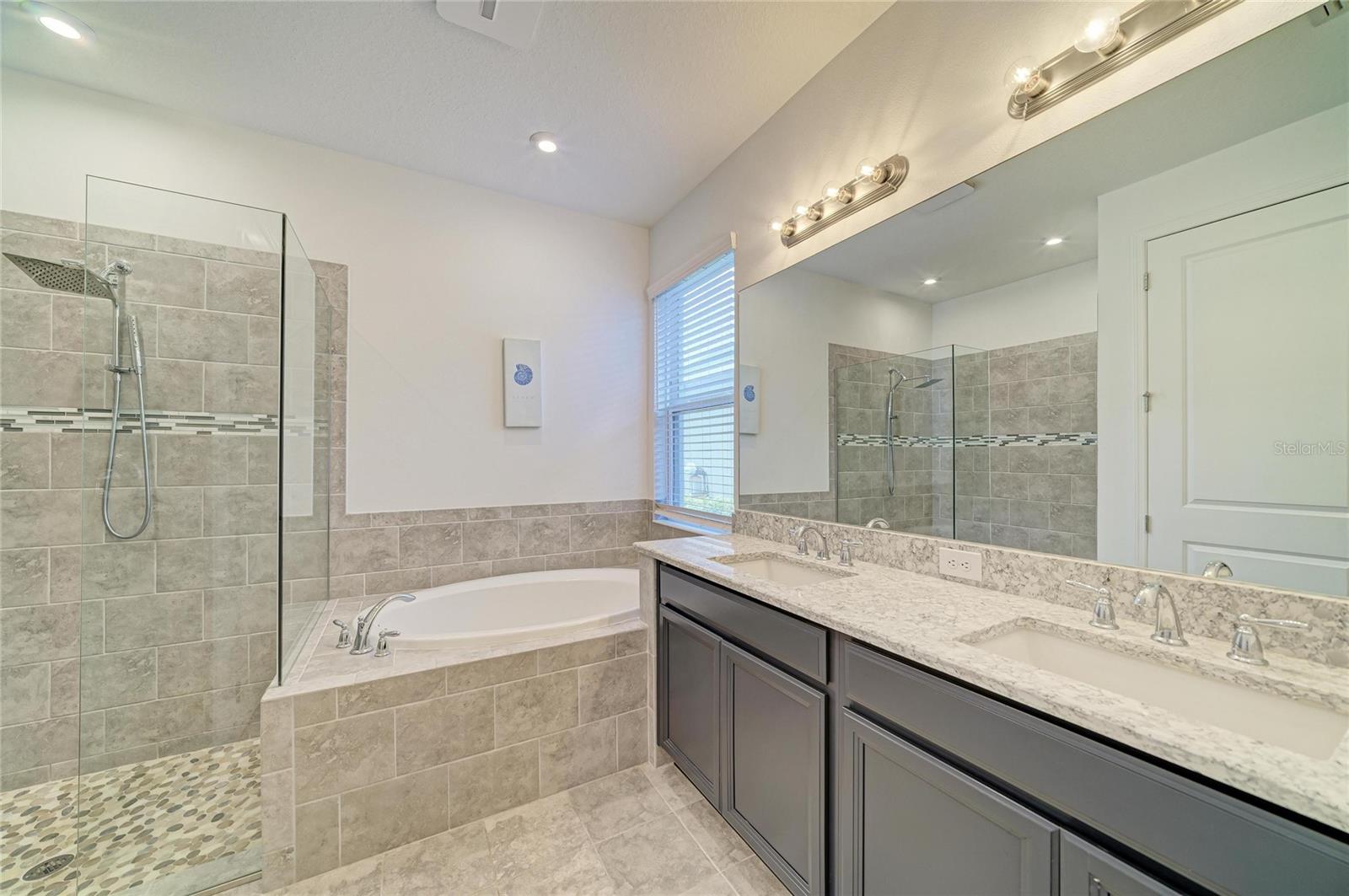 6332 LAURELCREST GLN — photo 29