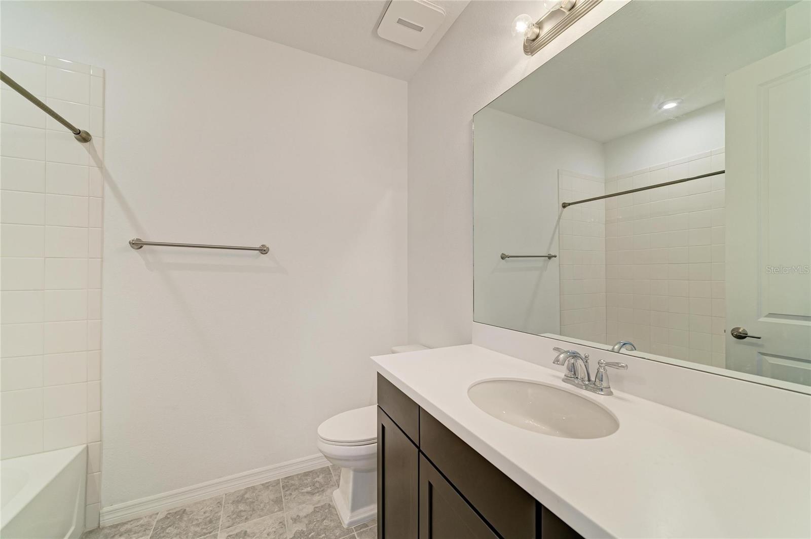 6332 LAURELCREST GLN — photo 40