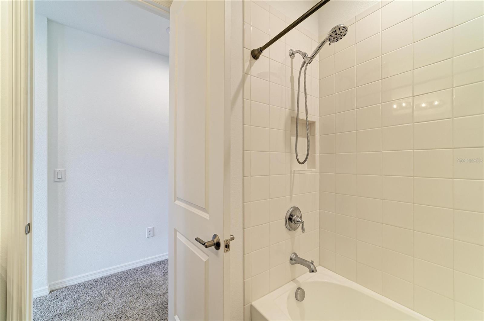 6332 LAURELCREST GLN — photo 41